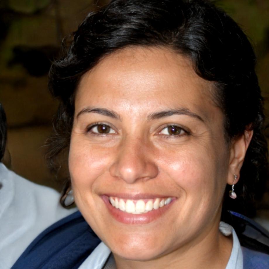 Elena Martínez Ruiz, Directora de Educación Financiera de draviquestone